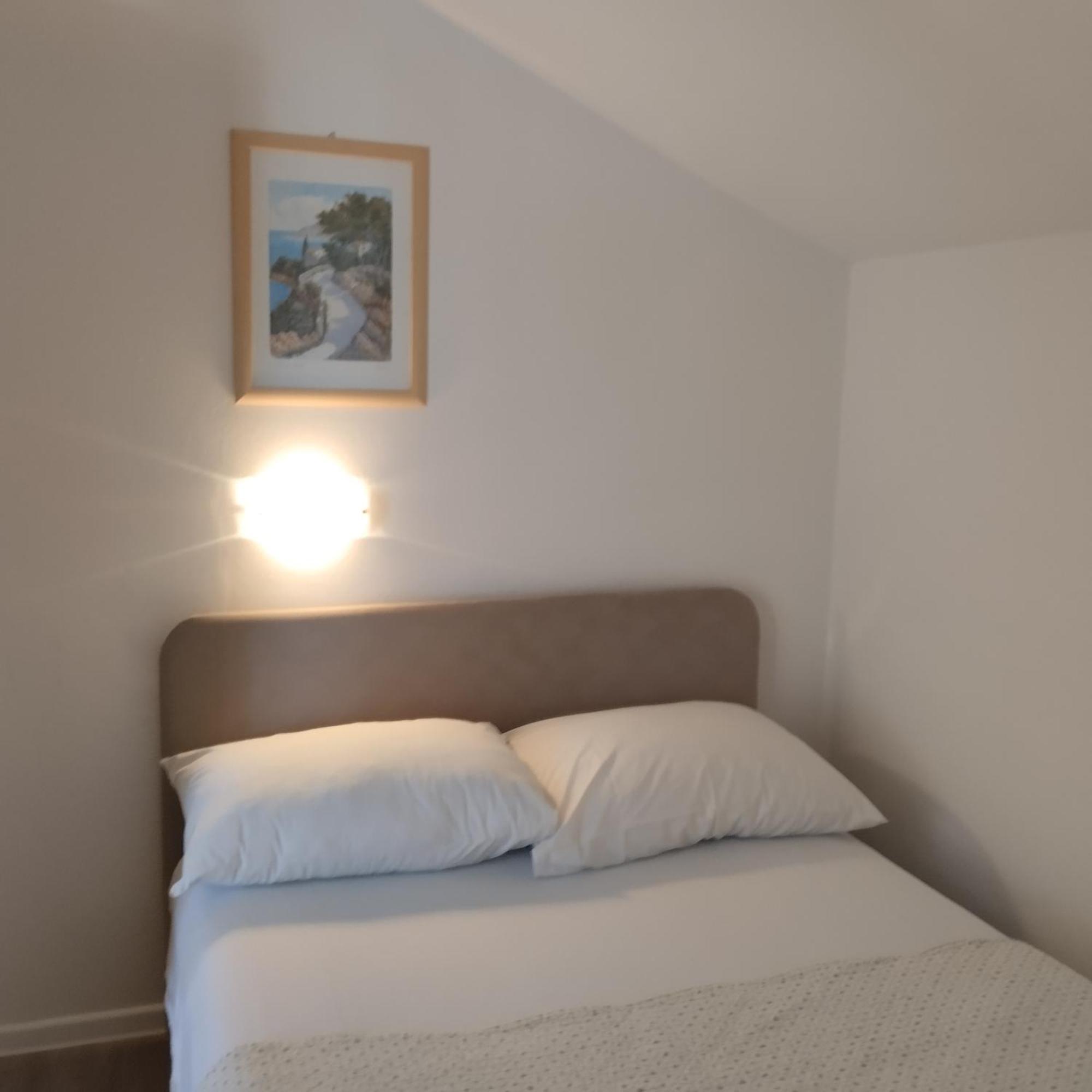 Apartmani Gero Lopar Eksteriør billede